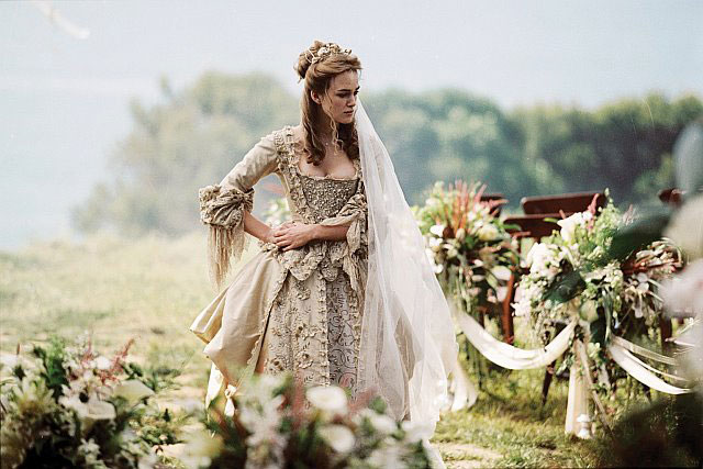 Mod The Sims - POTC2: Elizabeth Swann's Wedding Gown